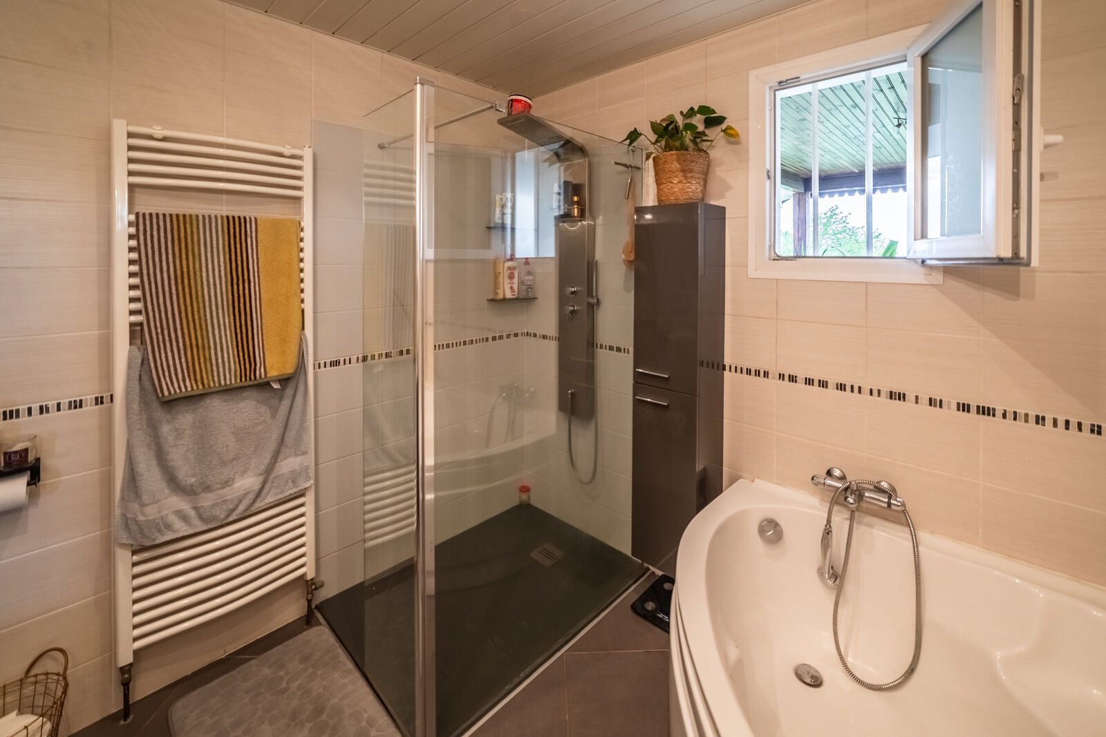 Maison Individuelle, type Plain-pied, sur sous-sol. - 7q8a7371-hdr