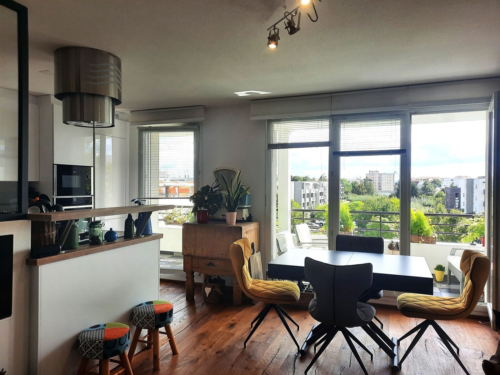 Séduisant 3 pièces 61 m² env., avec balcon et garage à Strasbourg - 20230922 124620  2 jpg