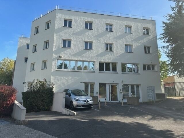 Neuilly sur Marne-Z.I.-Les Chanoux-Bureau de 47.8 m2 en Rdc  - Img 1780