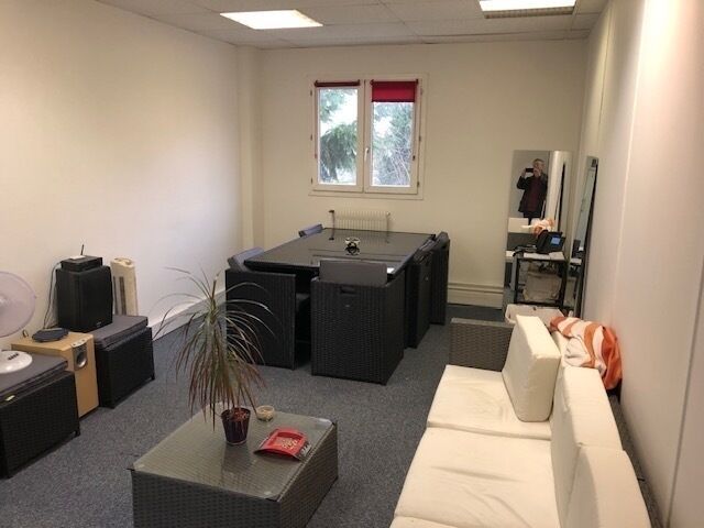 Neuilly sur Marne-Z.I.-Les Chanoux- Plateau à usage de bureaux   - Img 6240