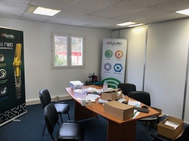 Neuilly sur Marne-Z.I.-Les Chanoux- Plateau à usage de bureaux   - Img 6274