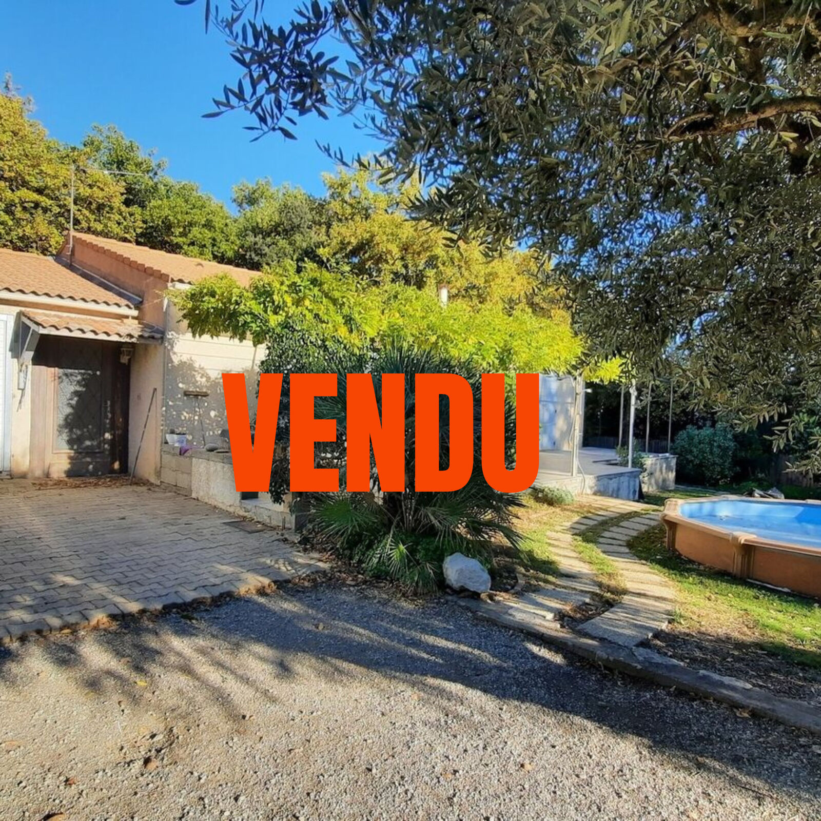 Maison individuelle de 123 m² avec piscine et dépendance à Peyruis - Vendu