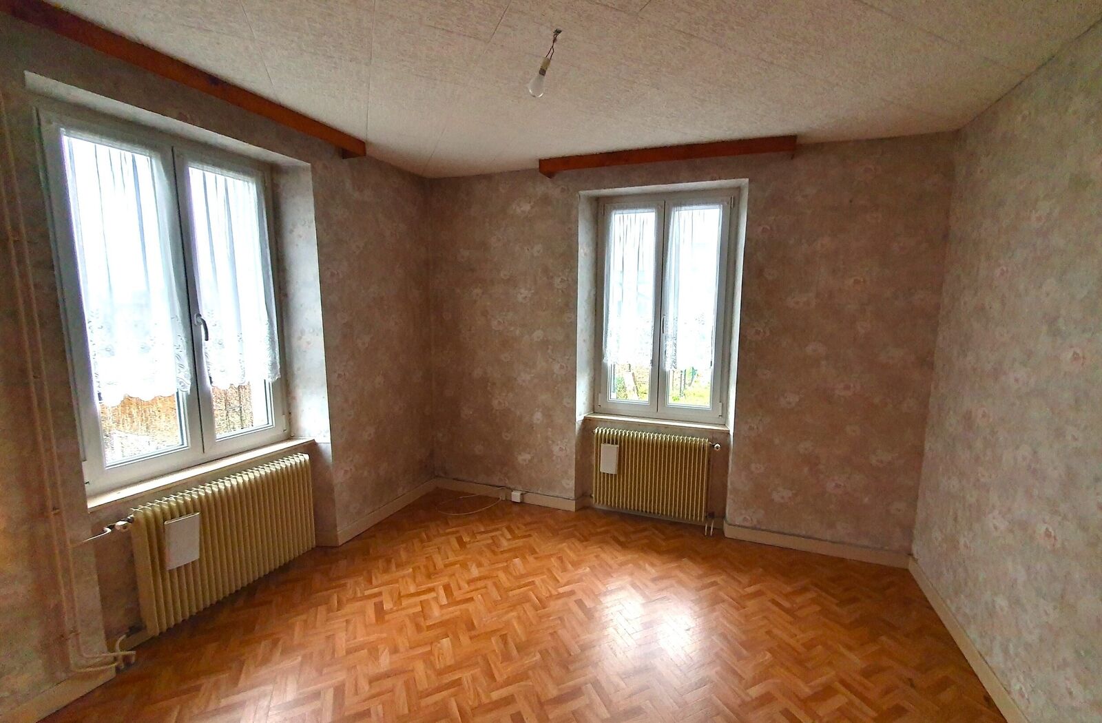 Grande maison familiale à rénover - 001