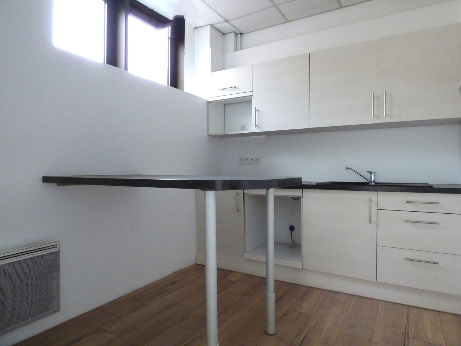 62300 Lens - Bureaux à louer - Cuisine