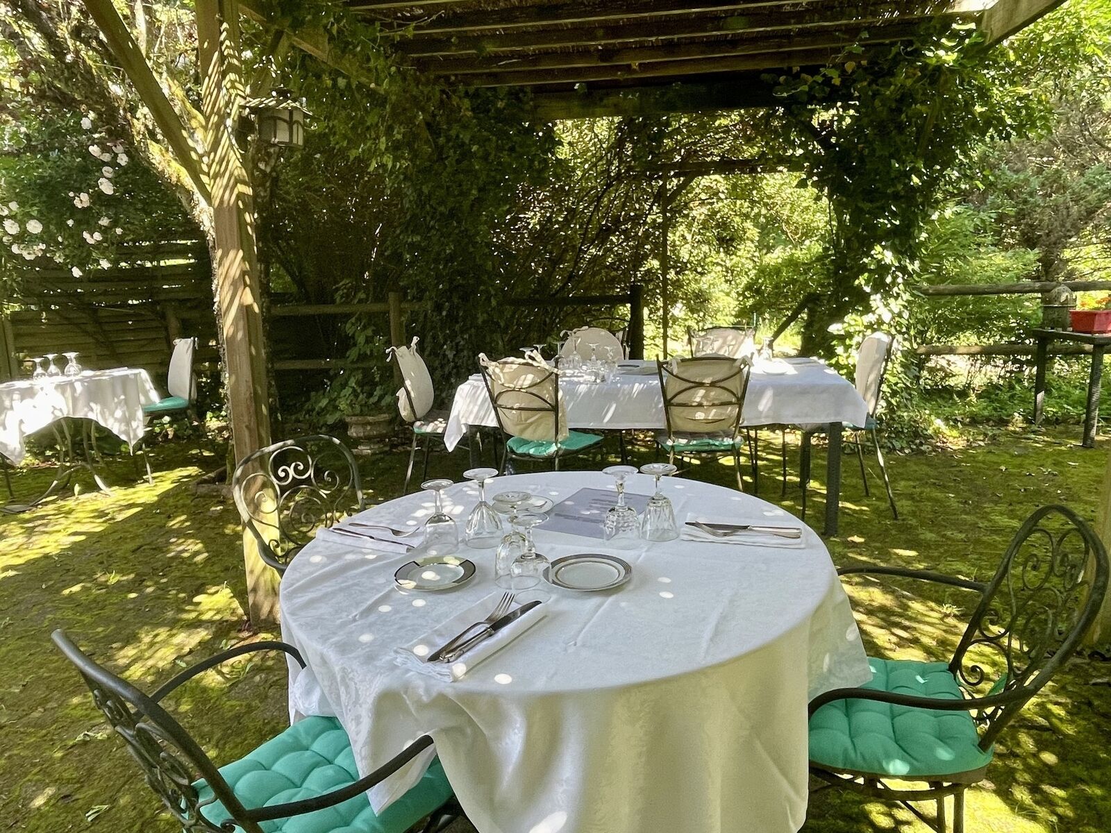 Fonds Commerce Auberge - Restaurant - 5 ch - De belles assises confortables, de belles nappes...