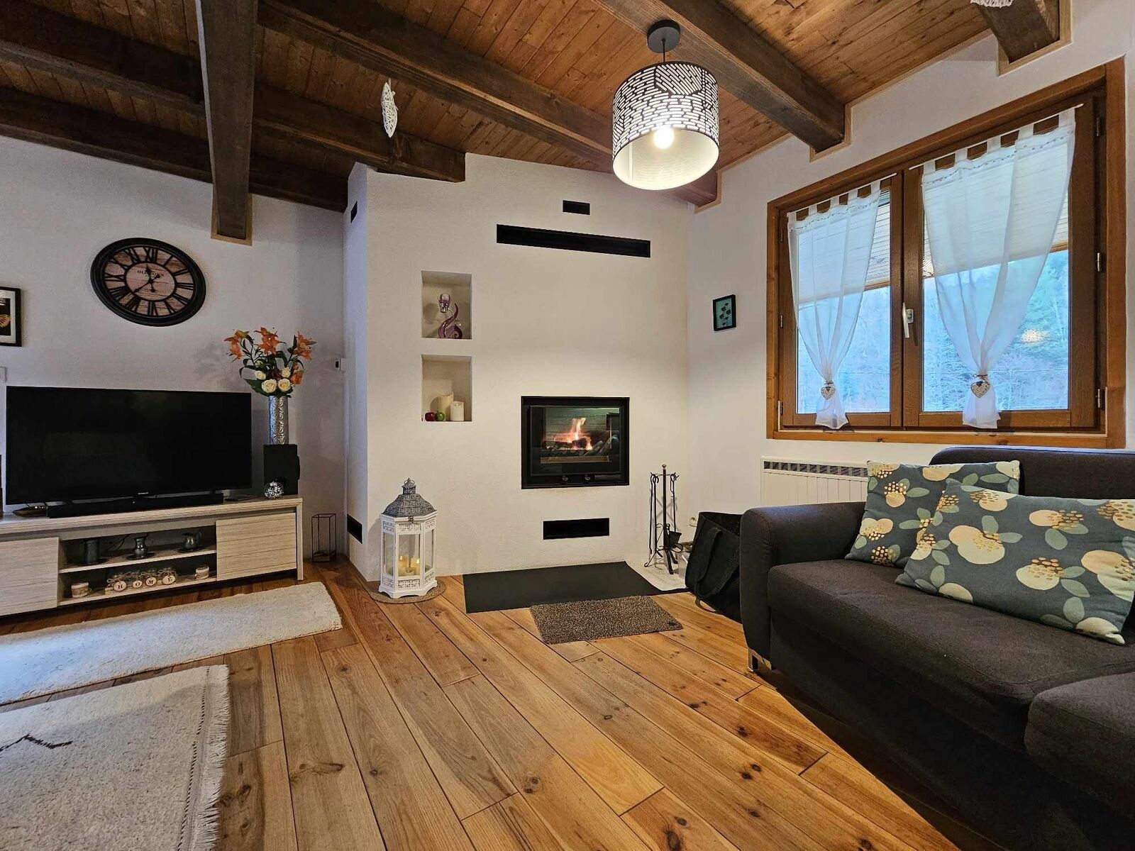 Chaleureuse maison individuelle type chalet en bois - 413185289 333356202872928 7888763820189913023 n