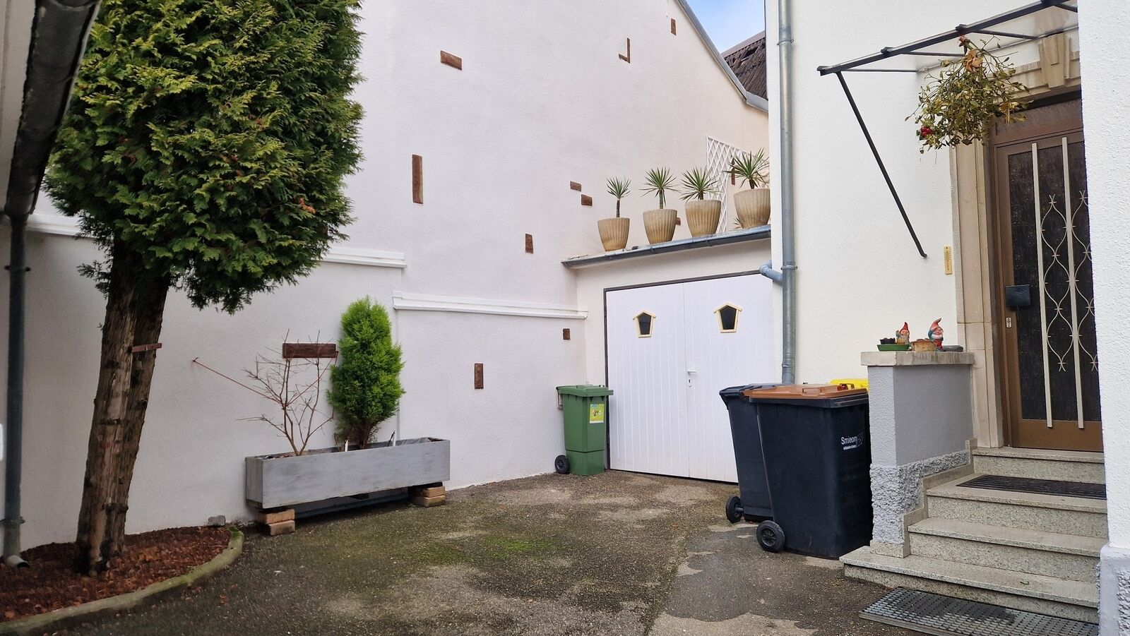 -"Vendu"- Maison bi-famille avec cour et garage - 20240119 150614