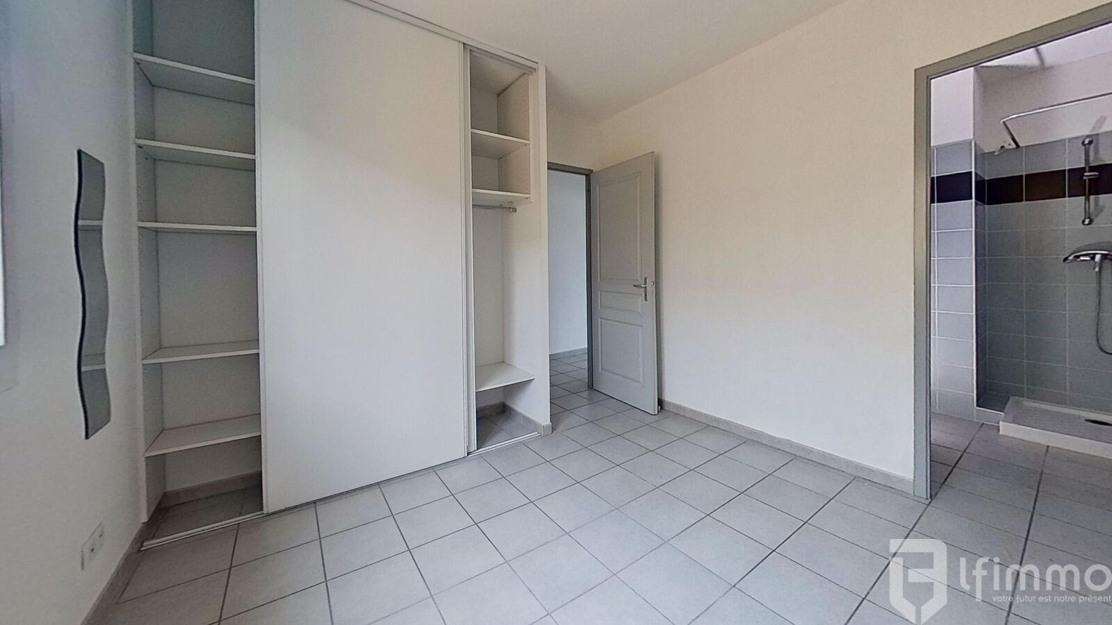 T2 lumineux avec terrasse et parkings - Chambre