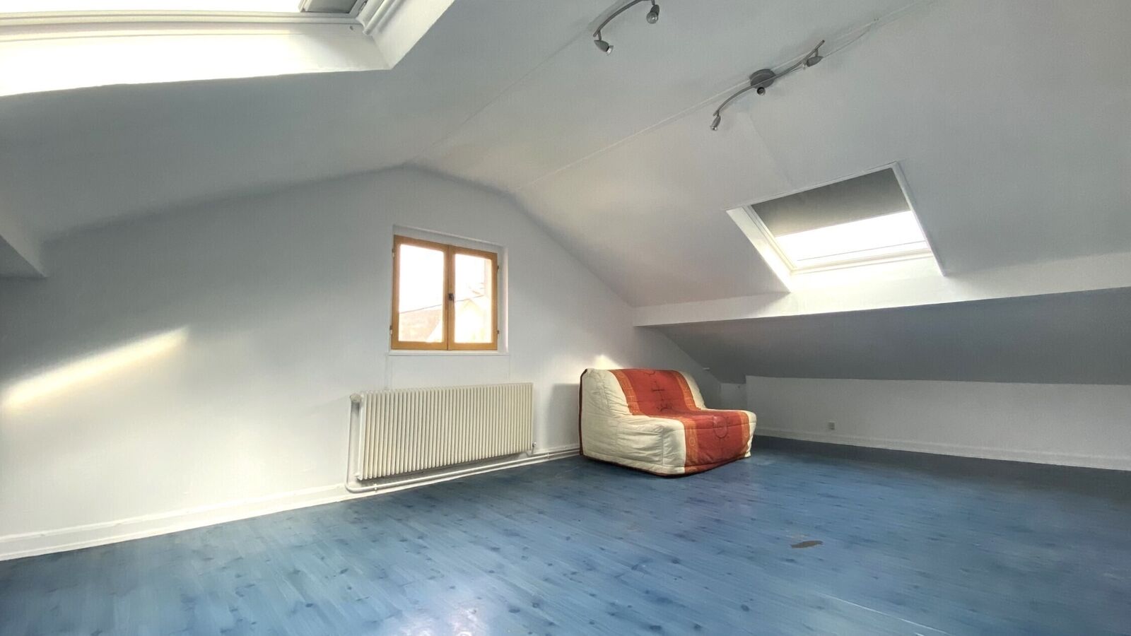 Maison 130 m2  annexes et piscine au calme - Chb etage 1