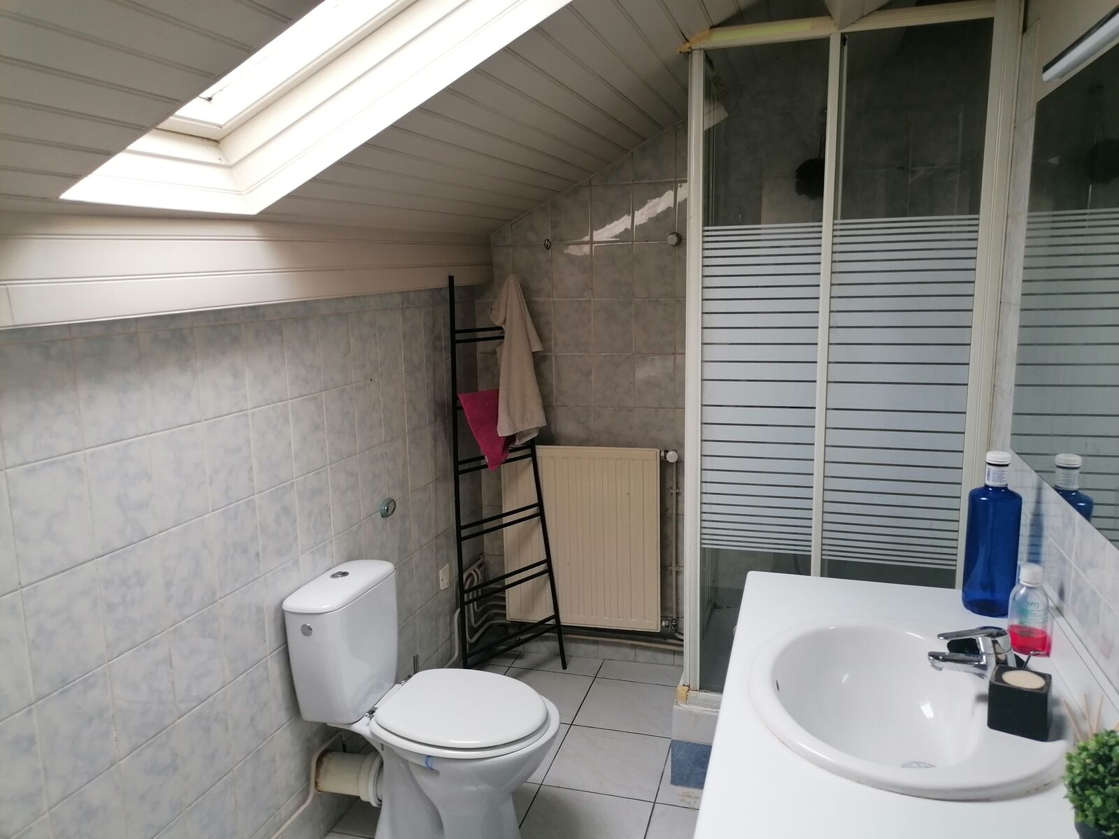 A vendre immeuble de deux appartements à Vic en Bigorre - Salle d eau apt 2