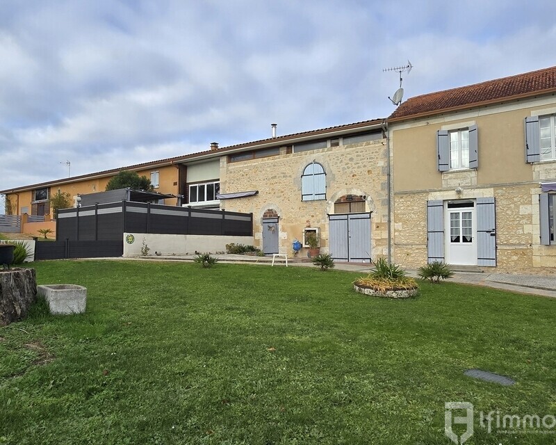 A vendre Maison Familiale & Gîte d'exception de 550 m² - 20241205 122804