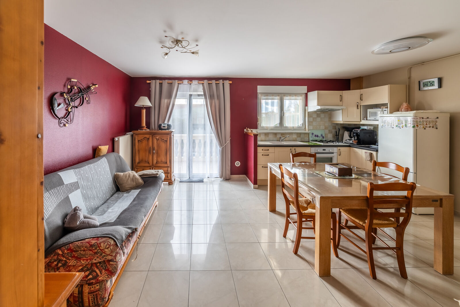 Appartement T2, 50 m² dans une résidence calme et entretenue - Pièce de vie