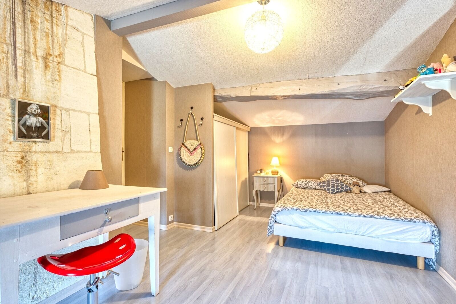 Spacieuse maison en pierre - Img 19