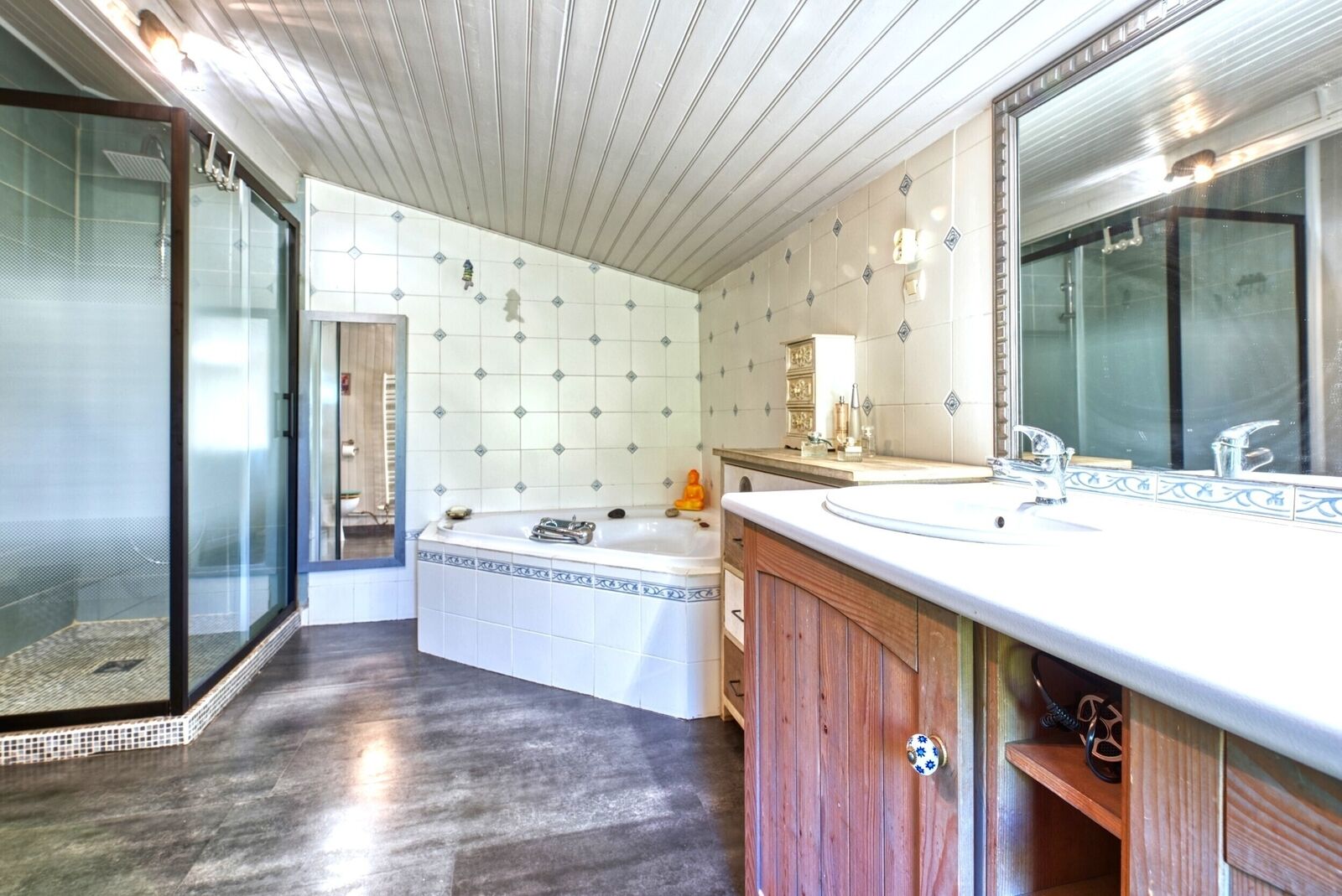 Spacieuse maison en pierre - Img 26