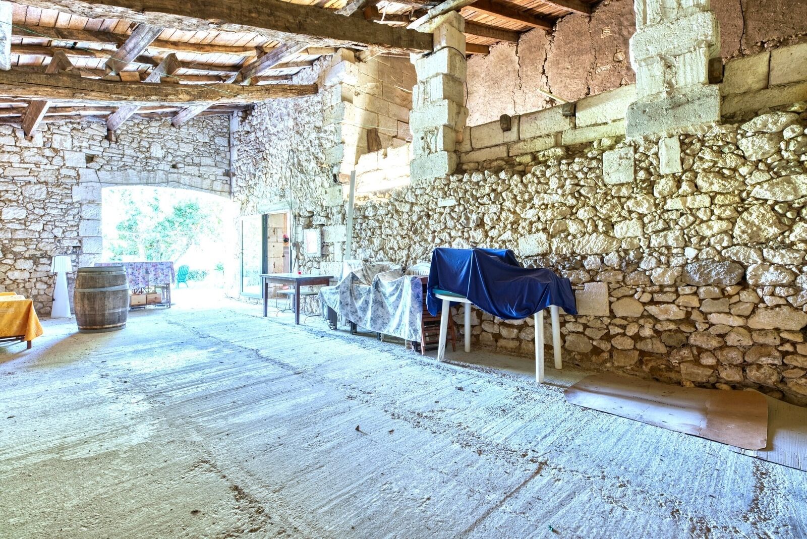 Spacieuse maison en pierre - Img 28