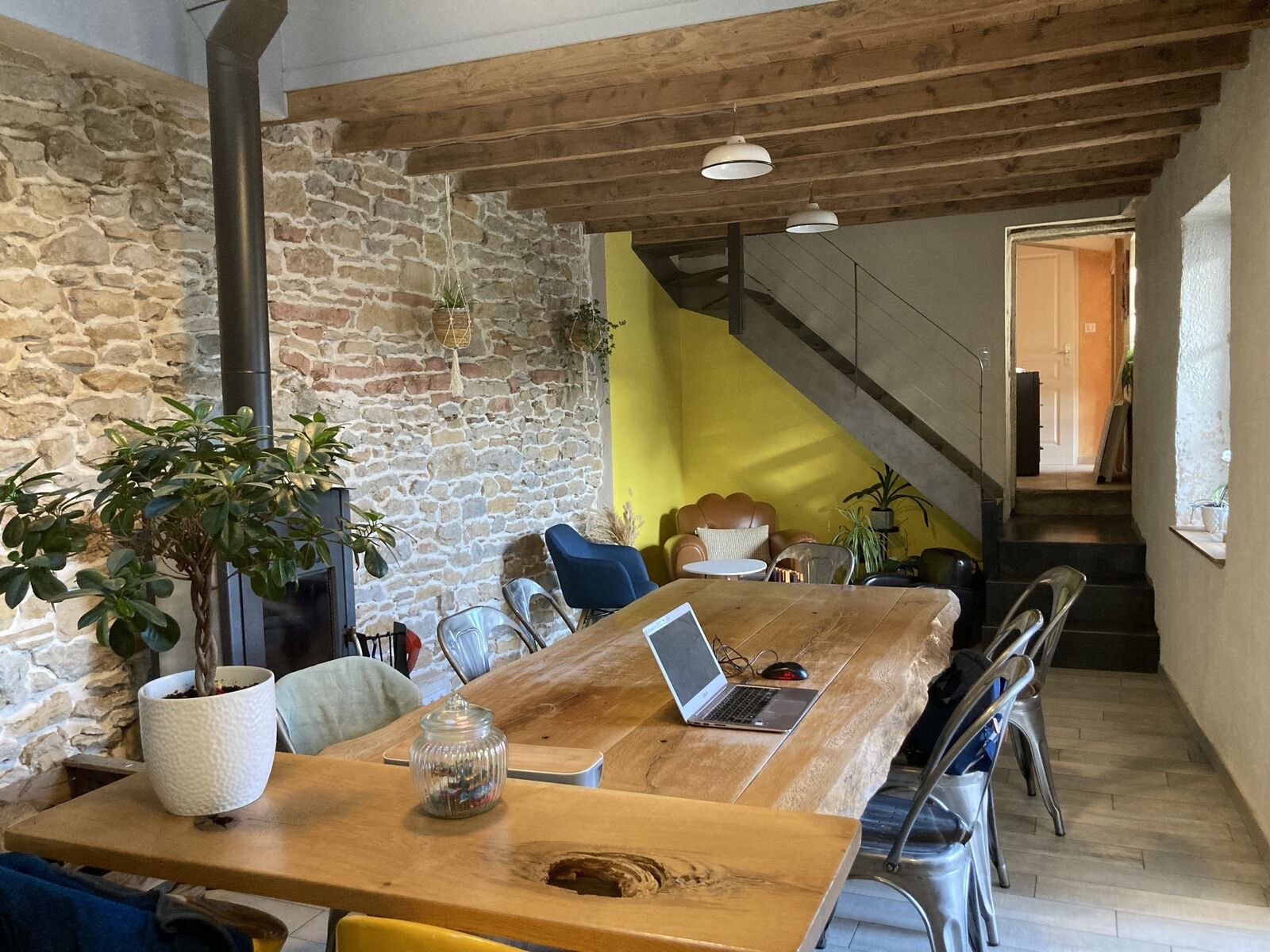 5 mn Lozanne Maison en pierres dorées, 3 ch bureau jardin  - Sam