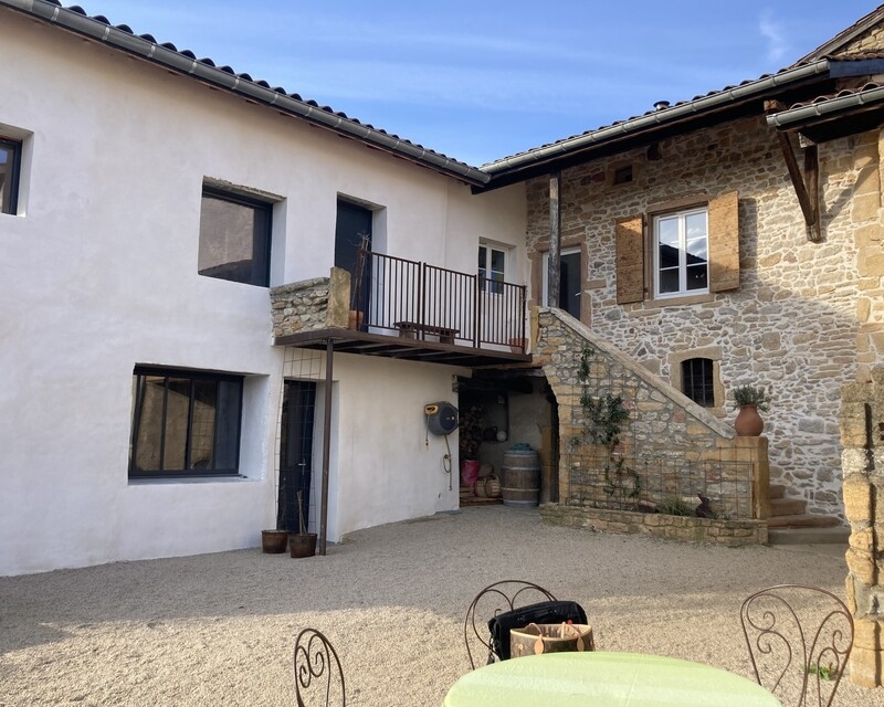 5 mn Lozanne Maison en pierres dorées, 3 ch bureau jardin  - Vue d ensemble