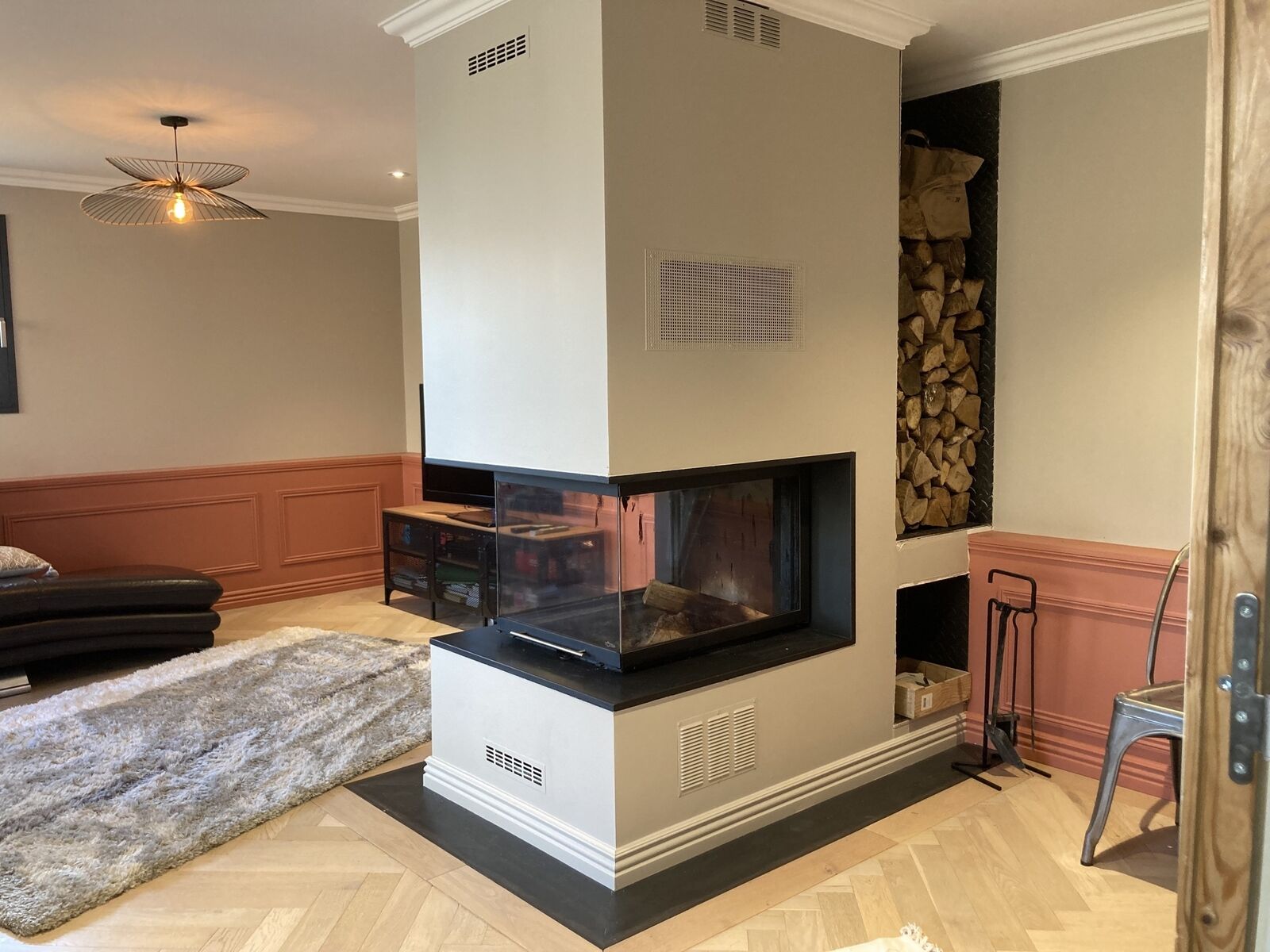 5 mn Lozanne Maison en pierres dorées, 3 ch bureau jardin  - Salon cote cheminée