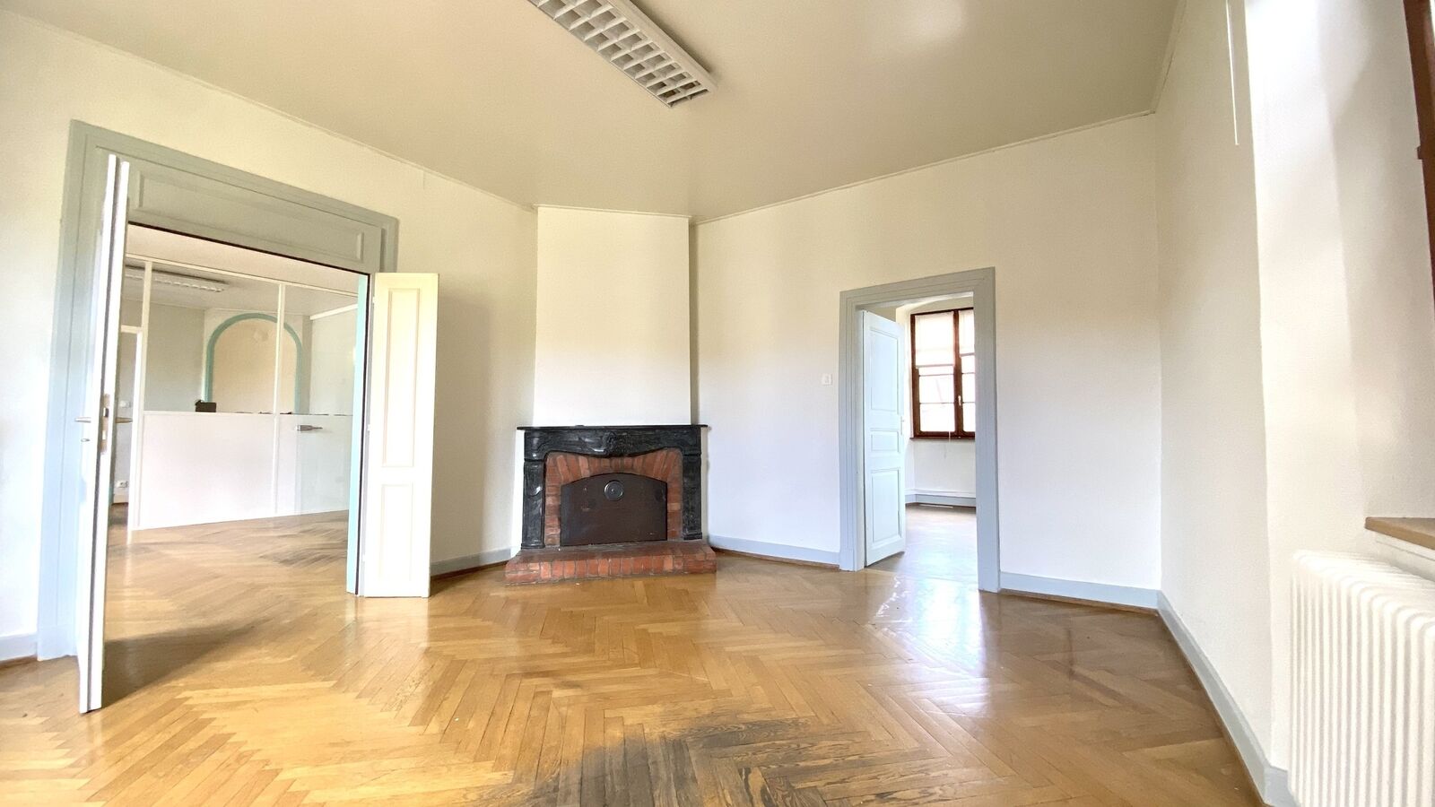 Ensemble immobilier historique - Img 5521