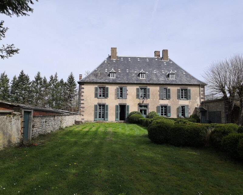 Maison de Maître - Vue du jardin clos