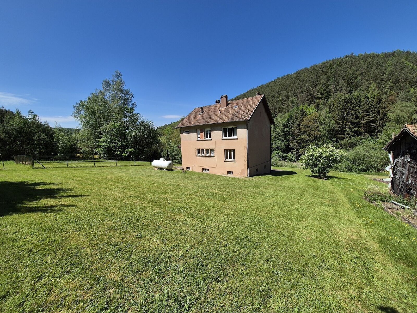 Maison comprenant deux appartements sous offre.   - 20240514 121608