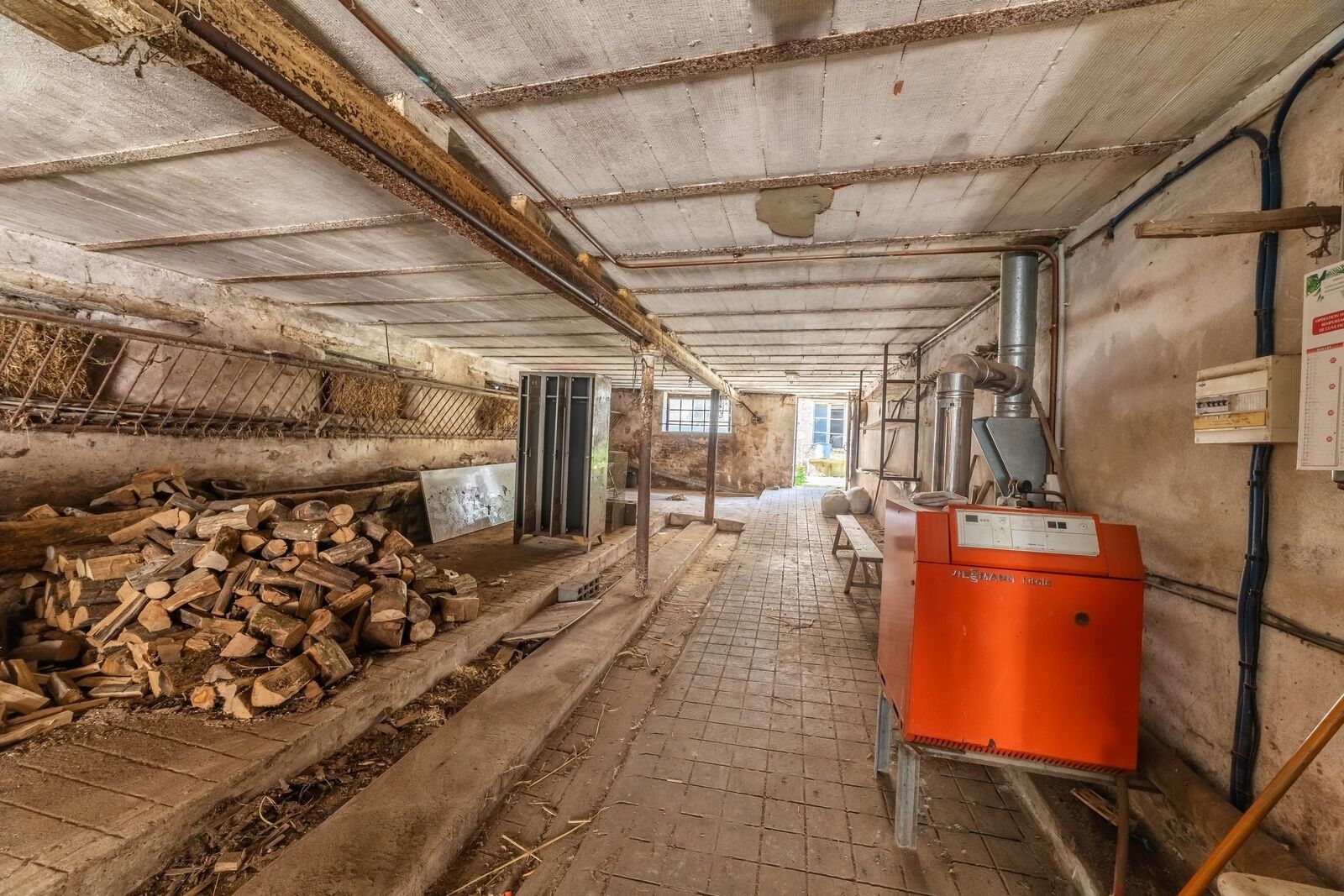 Sous Compromis / Grand Corps de Ferme proche Château-Salins. - 7q8a1218-2-hdr-min