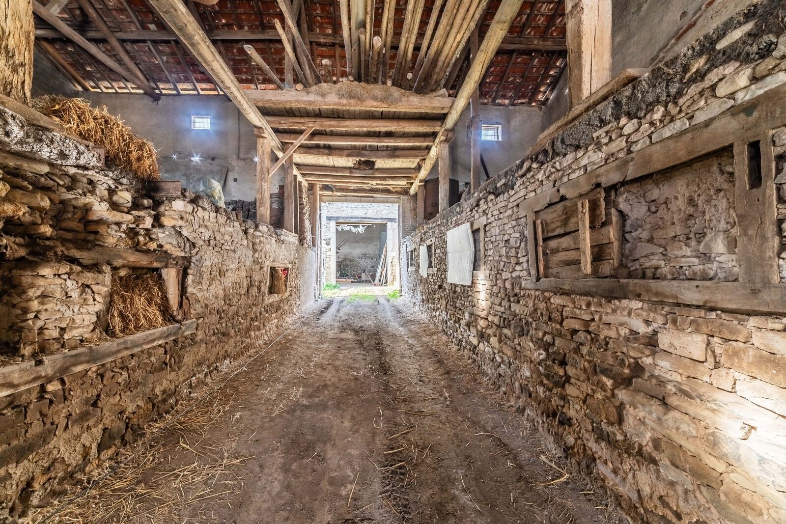 Sous Compromis / Grand Corps de Ferme proche Château-Salins. - 7q8a1226-2-hdr-min