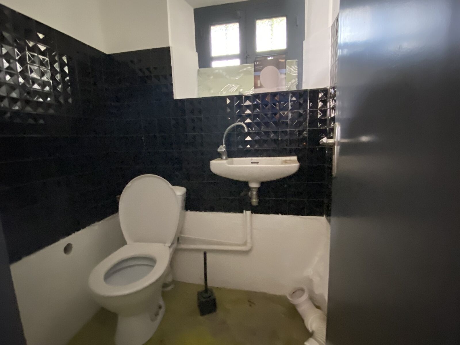 Garage avec dépendance sur terrain de 338m2 - Img 8467