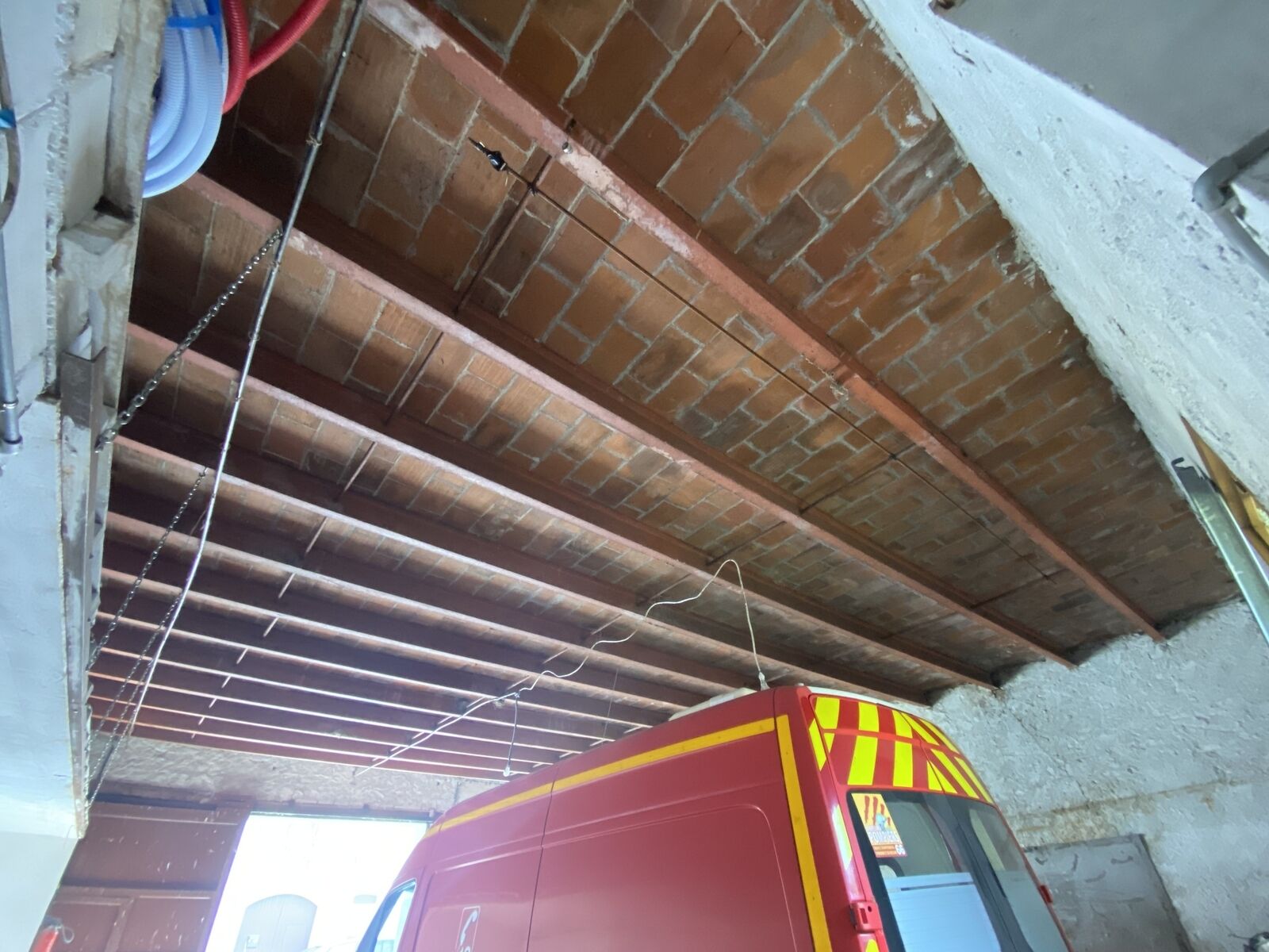 Garage avec dépendance sur terrain de 338m2 - Img 8473