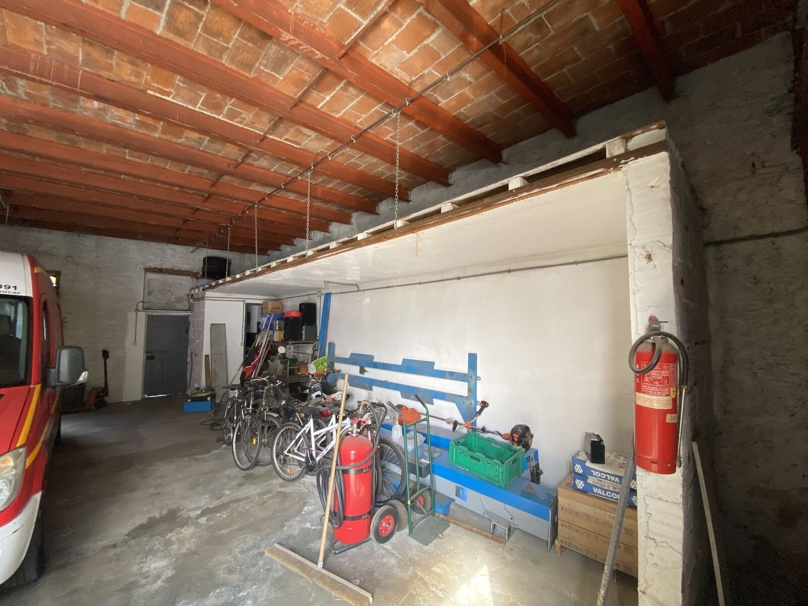 Garage avec dépendance sur terrain de 338m2 - Img 8470