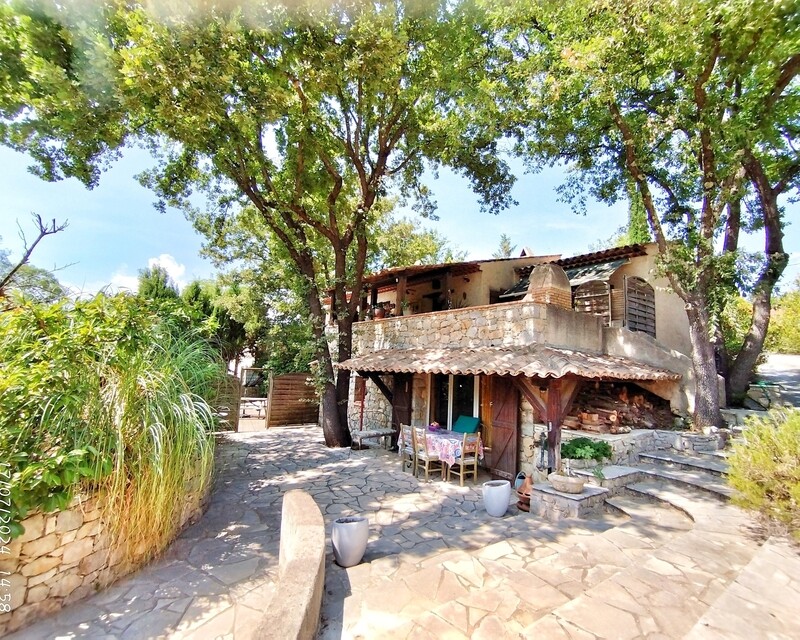 Maison avec dépendance et piscine à Tourrettes. - 1727356151361