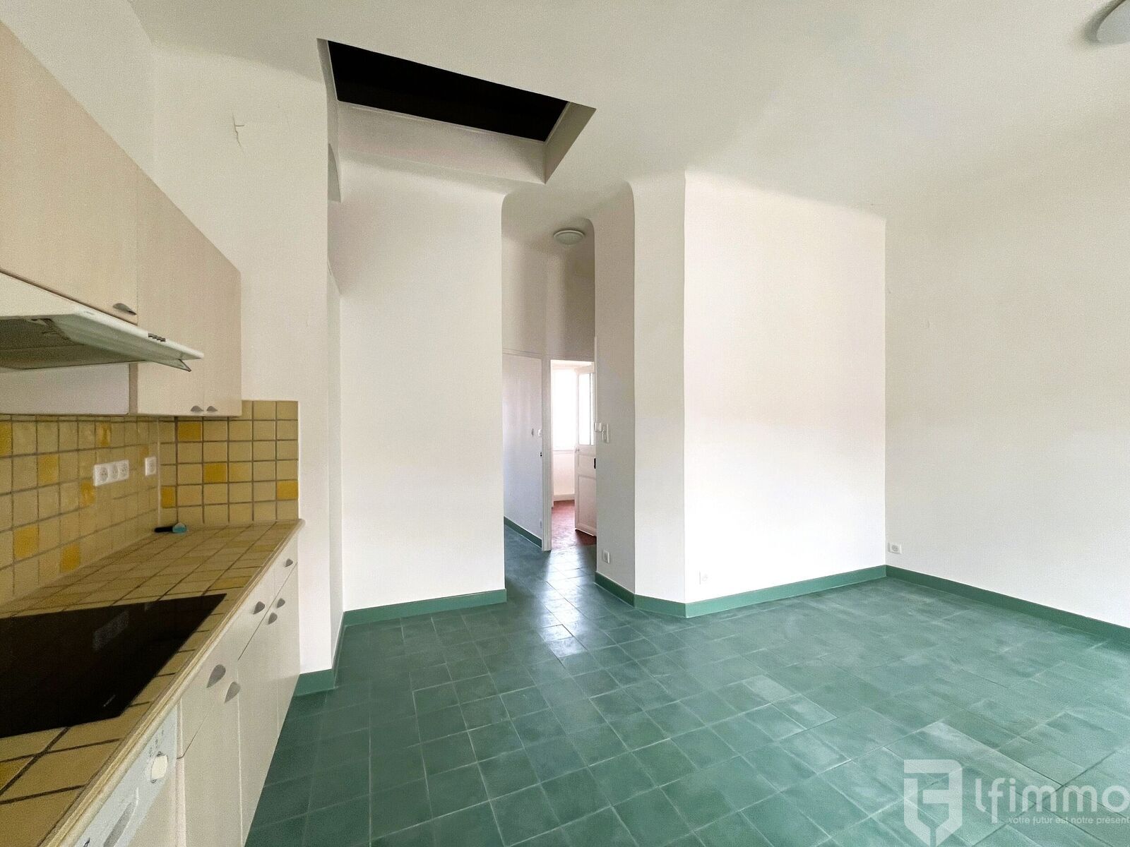 Cassis Centre Port / Appartement / Loggia  - Juin24cuisine