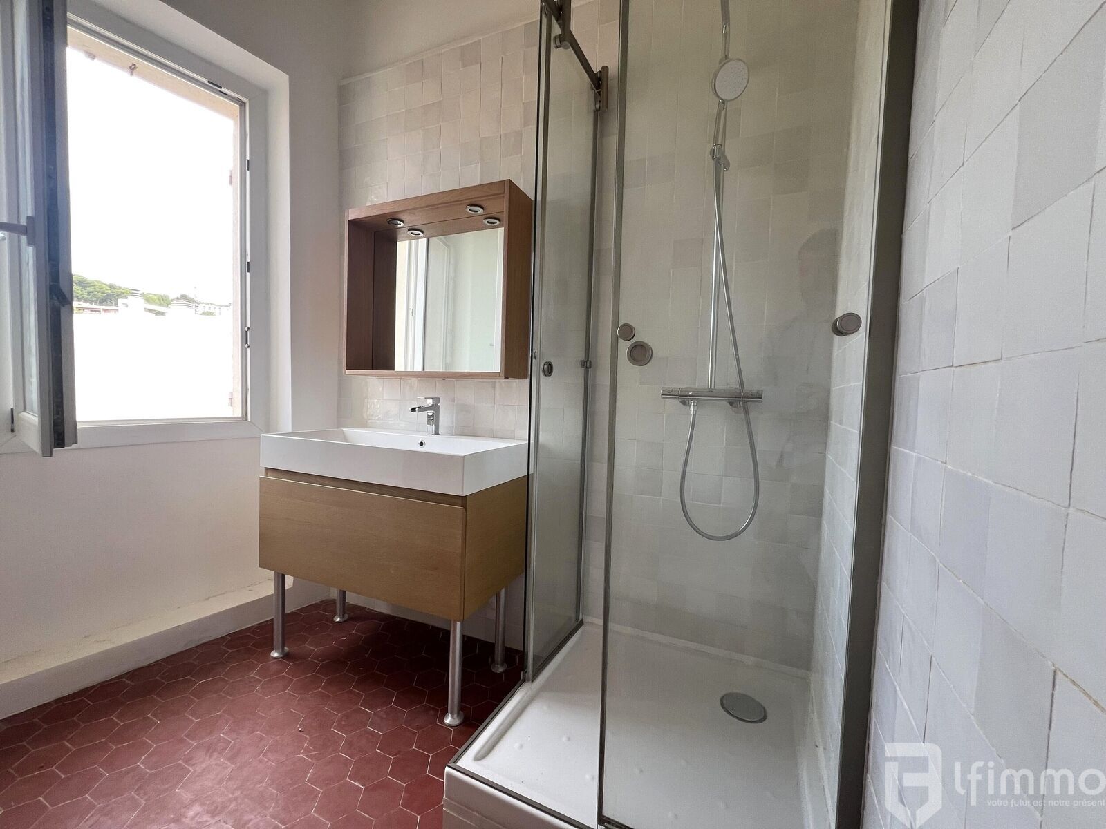 Cassis Centre Port / Appartement / Loggia  - Juin24sdb