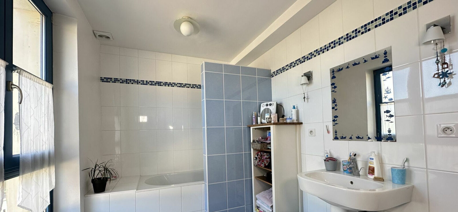 Corps de Ferme  - 4hk1w2xf