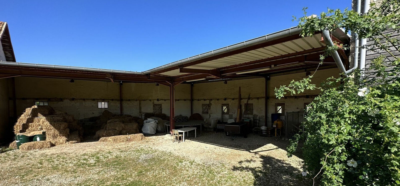 Corps de Ferme  - H1pb0qvf