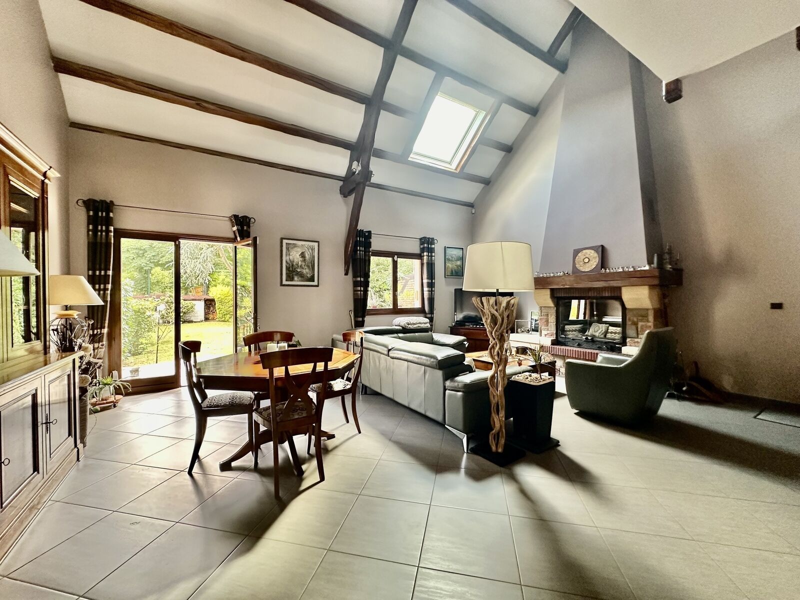 Livry-Gargan- Secteur Mairie- Maison 6P/180m2- Garage- Terrain 480m2 - -