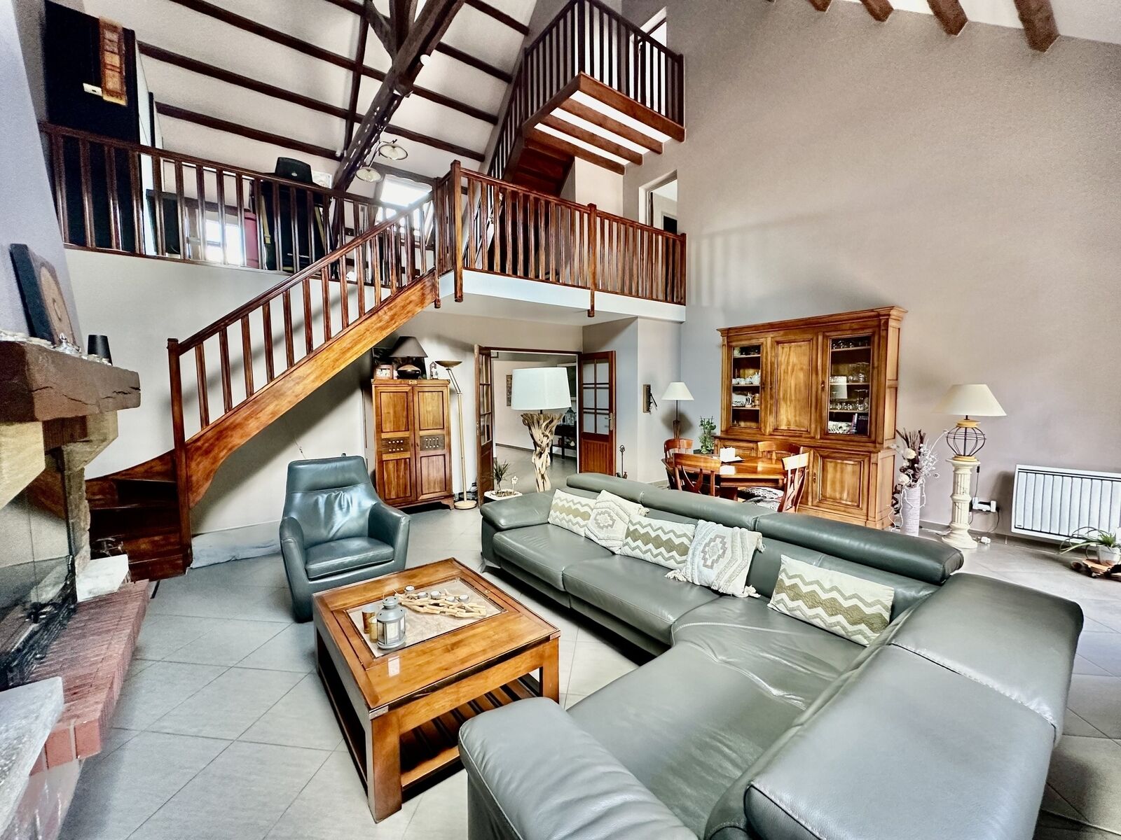 Livry-Gargan- Secteur Mairie- Maison 6P/180m2- Garage- Terrain 480m2 - Salon - Salle à manger