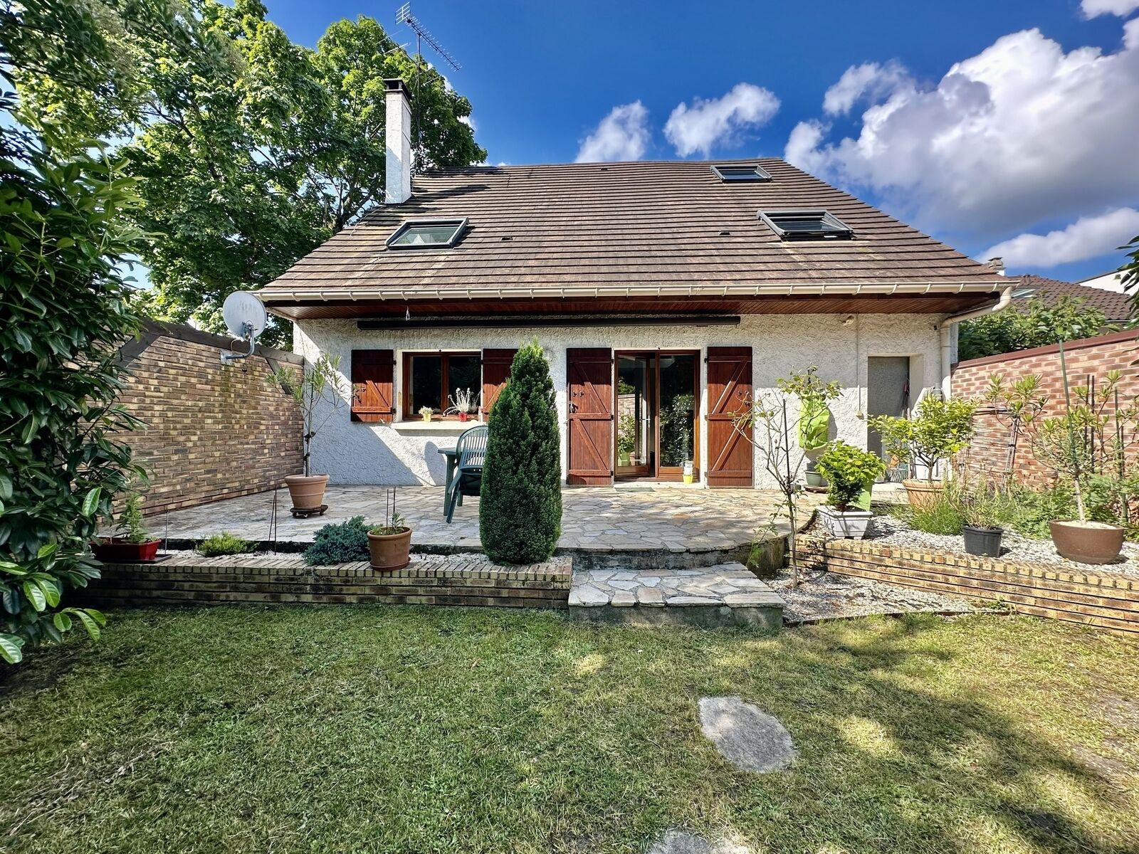 Livry-Gargan- Secteur Mairie- Maison 6P/180m2- Garage- Terrain 480m2 - Côté Jardin