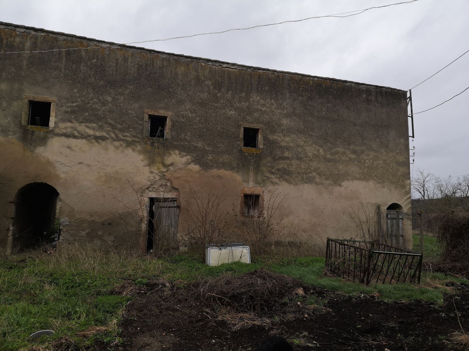 Ferme Château, dépendances et maison individuelle rénovée - Img 20240309 153510