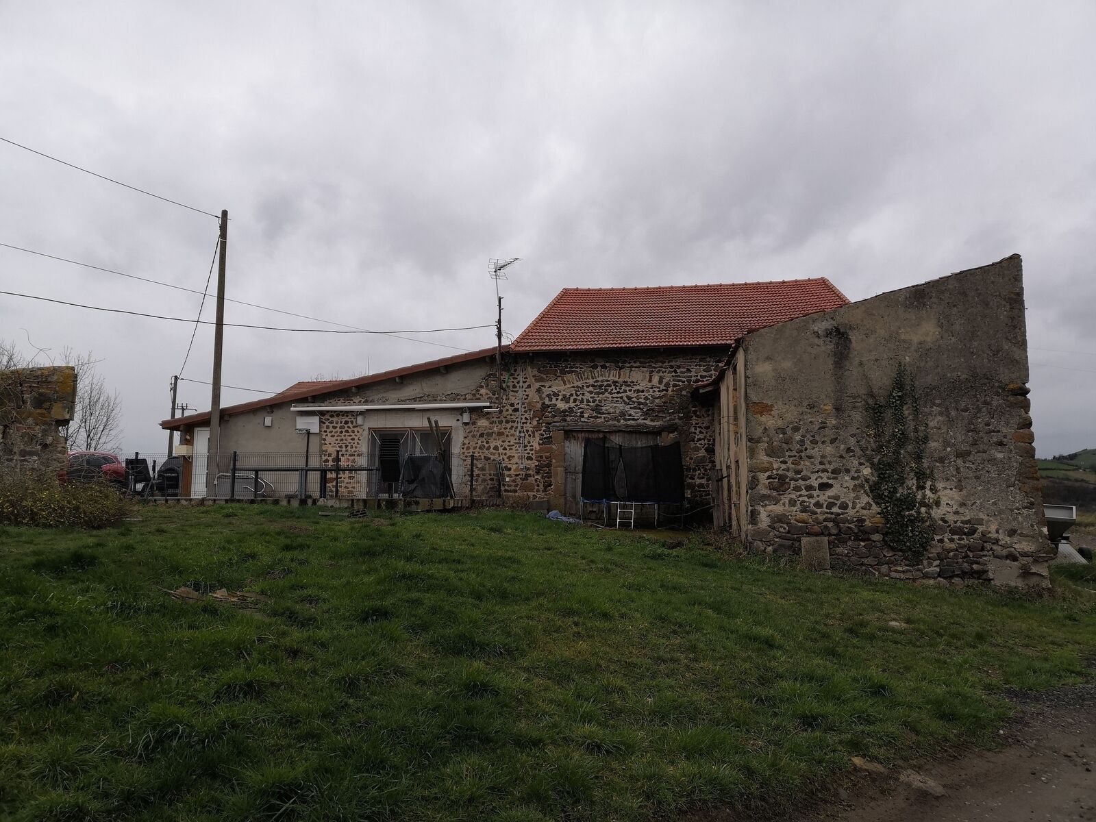 Ferme Château, dépendances et maison individuelle rénovée - Img 20240309 153622