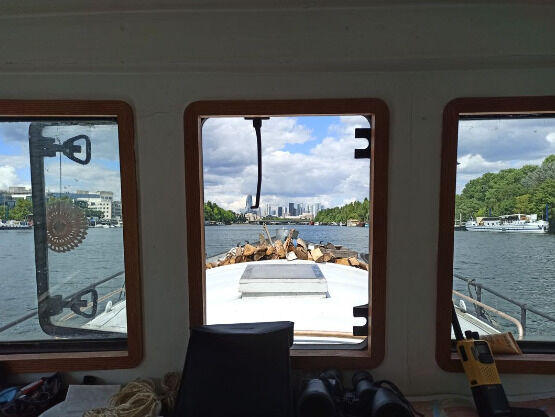 Bateau de plaisance  - Vue sur le pic
