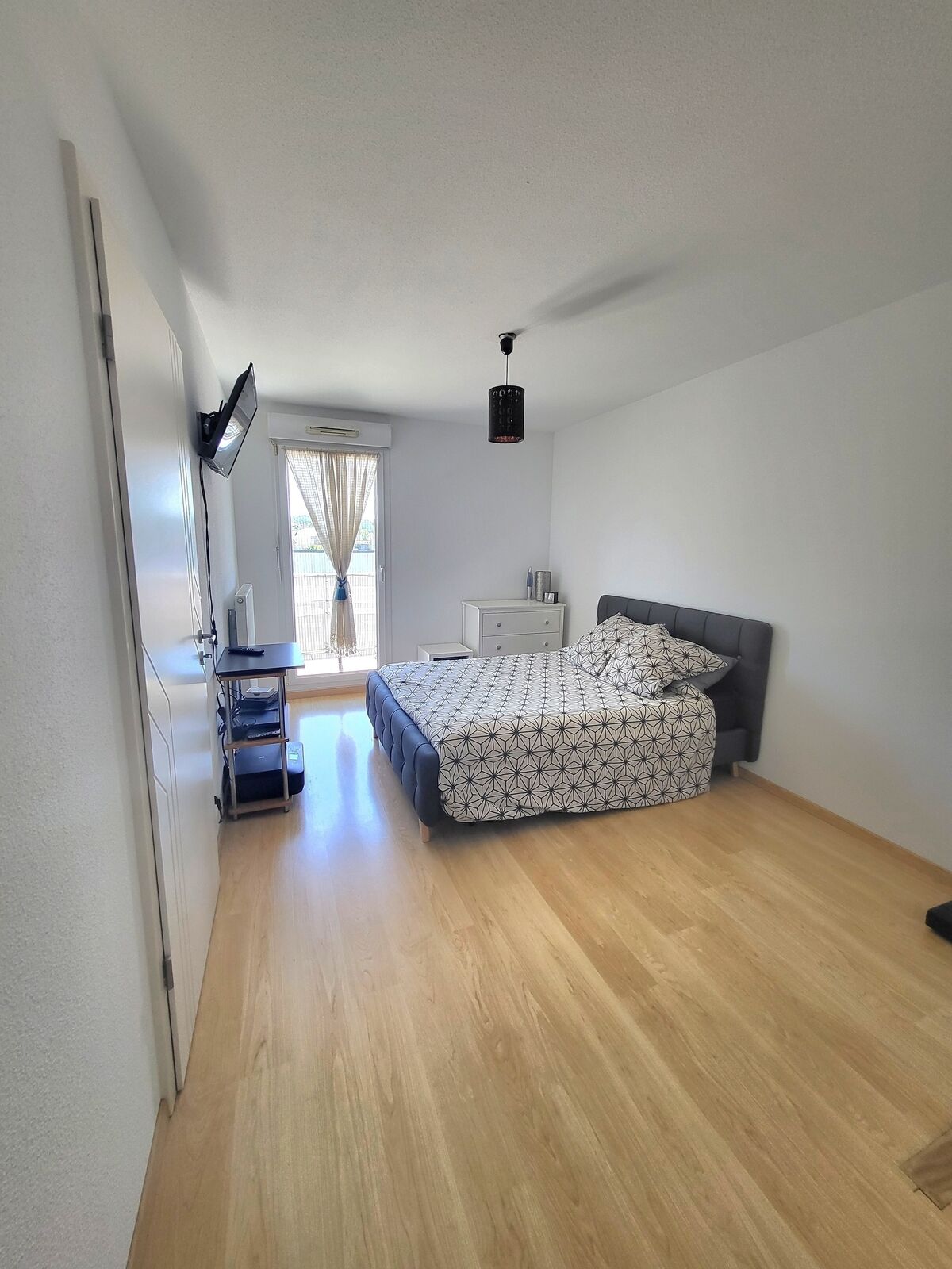 Appartement 2 pièces avec terrasse et garage - 1000048796