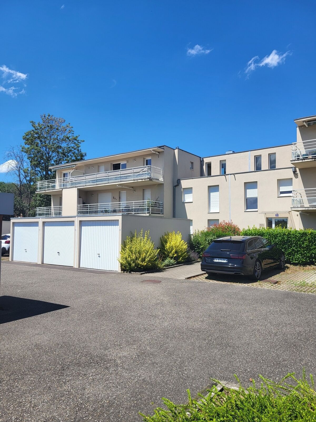 Appartement 2 pièces avec terrasse et garage - 1000048790