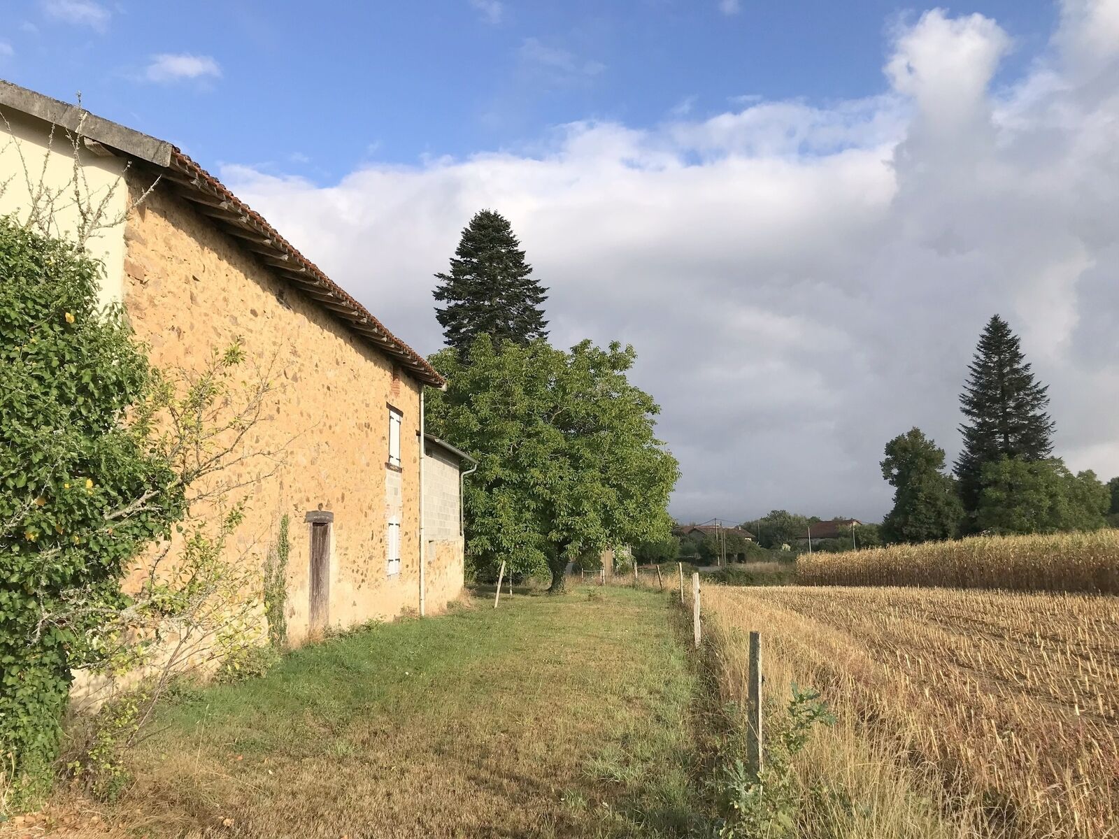 Propriété Familiale : 2 maisons, 19 ha hangar, grange; typé équin. - 19