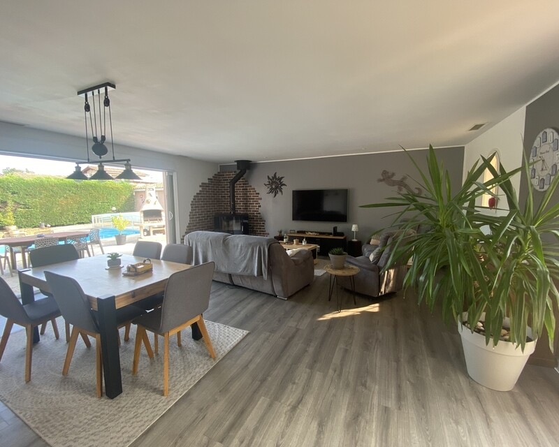 Maison centre Ambares et Lagrave 144 m2 360 000€ FAI - Img 2520