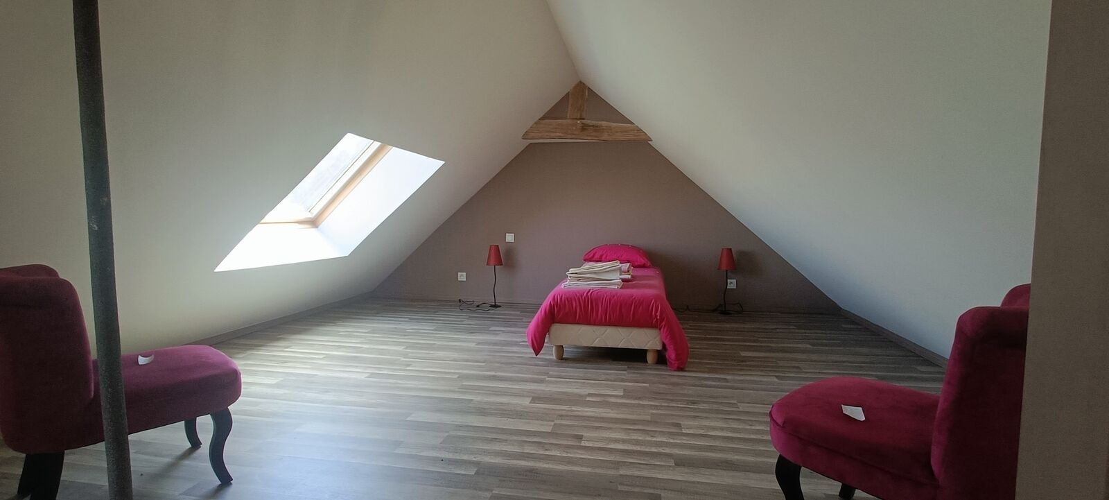 Maison longère indépendante avec dépendances - Img20240718160556