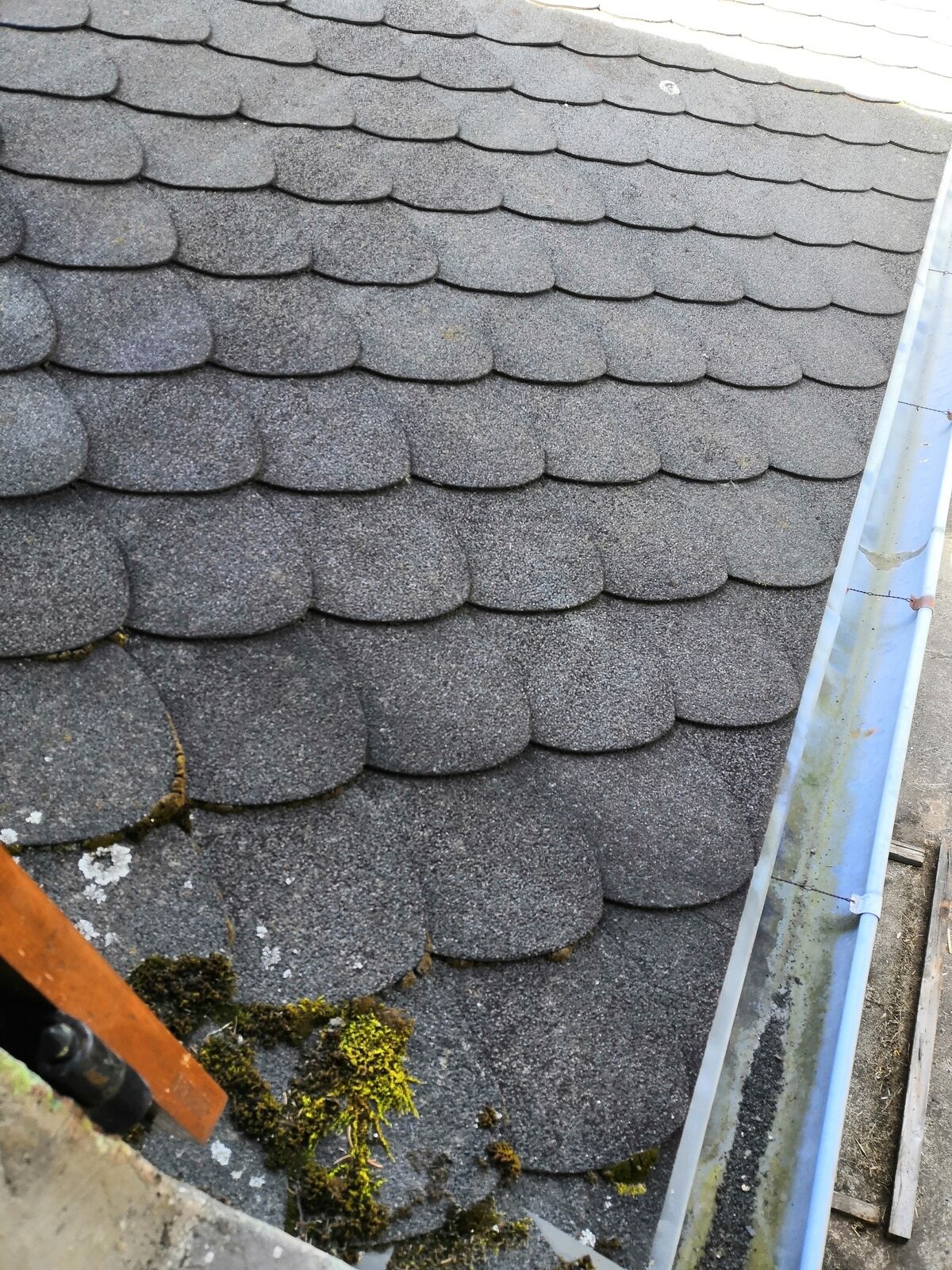 Ancienne maison de Garde Barrière - Toiture recouverte de bardeau, le plus chaud des matériaux en montagne