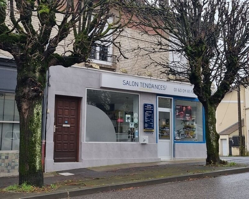 Local commercial + T2 vendu loué . - 20240330 083134