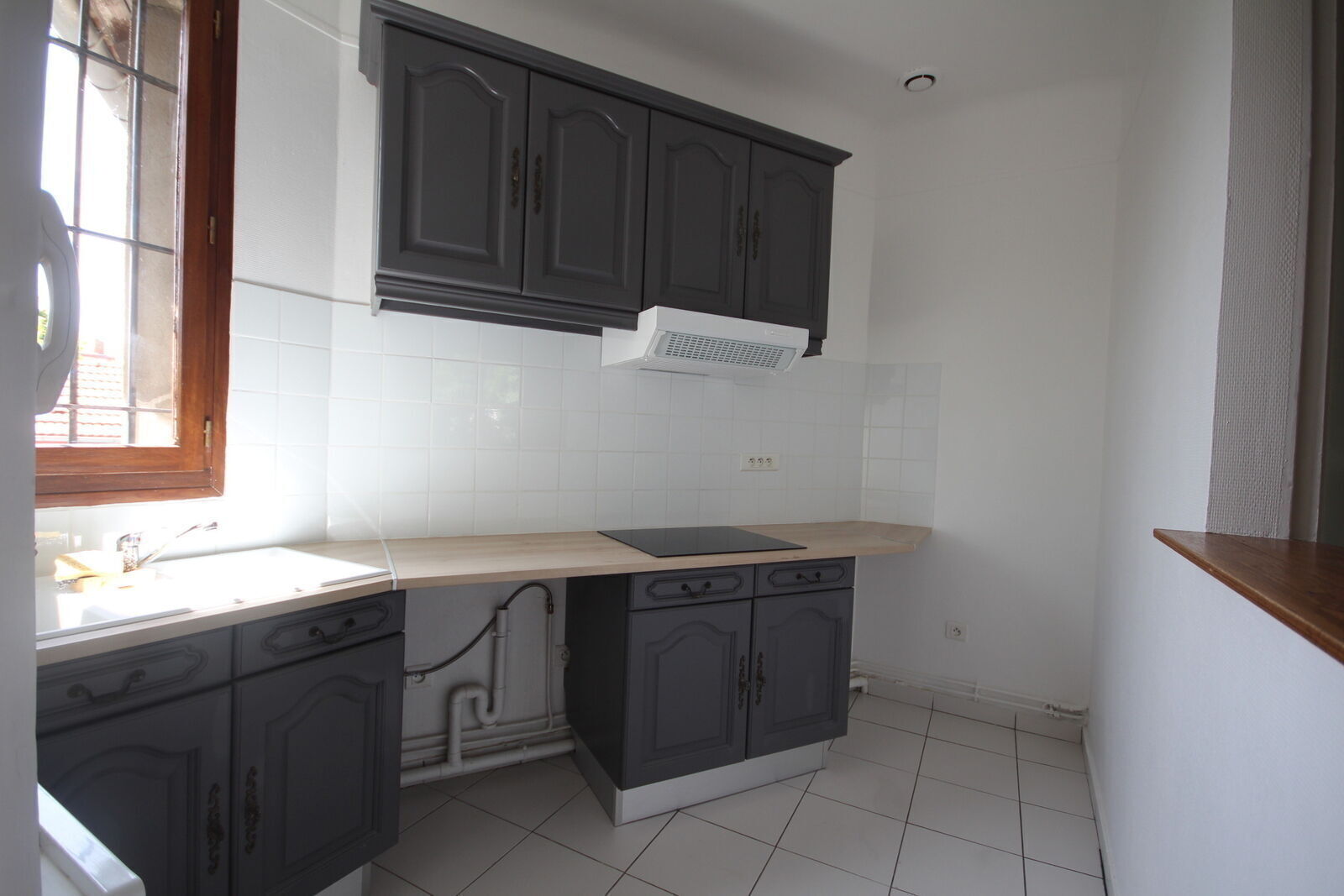 Local commercial + T2 vendu loué . - Img 4373