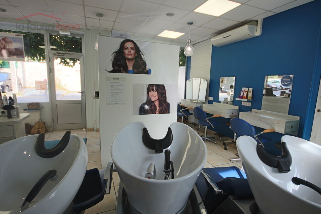 Local commercial + T2 vendu loué . - Img 7256